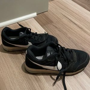 Nike MD Runner 2 sneakers
